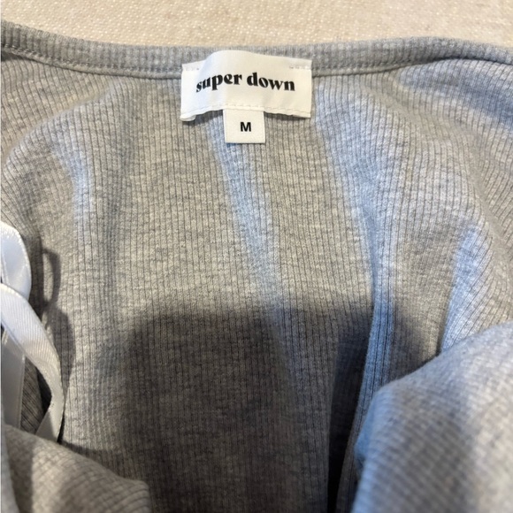 Superdown Light Gray Ribbed Top - Picture 3 of 3